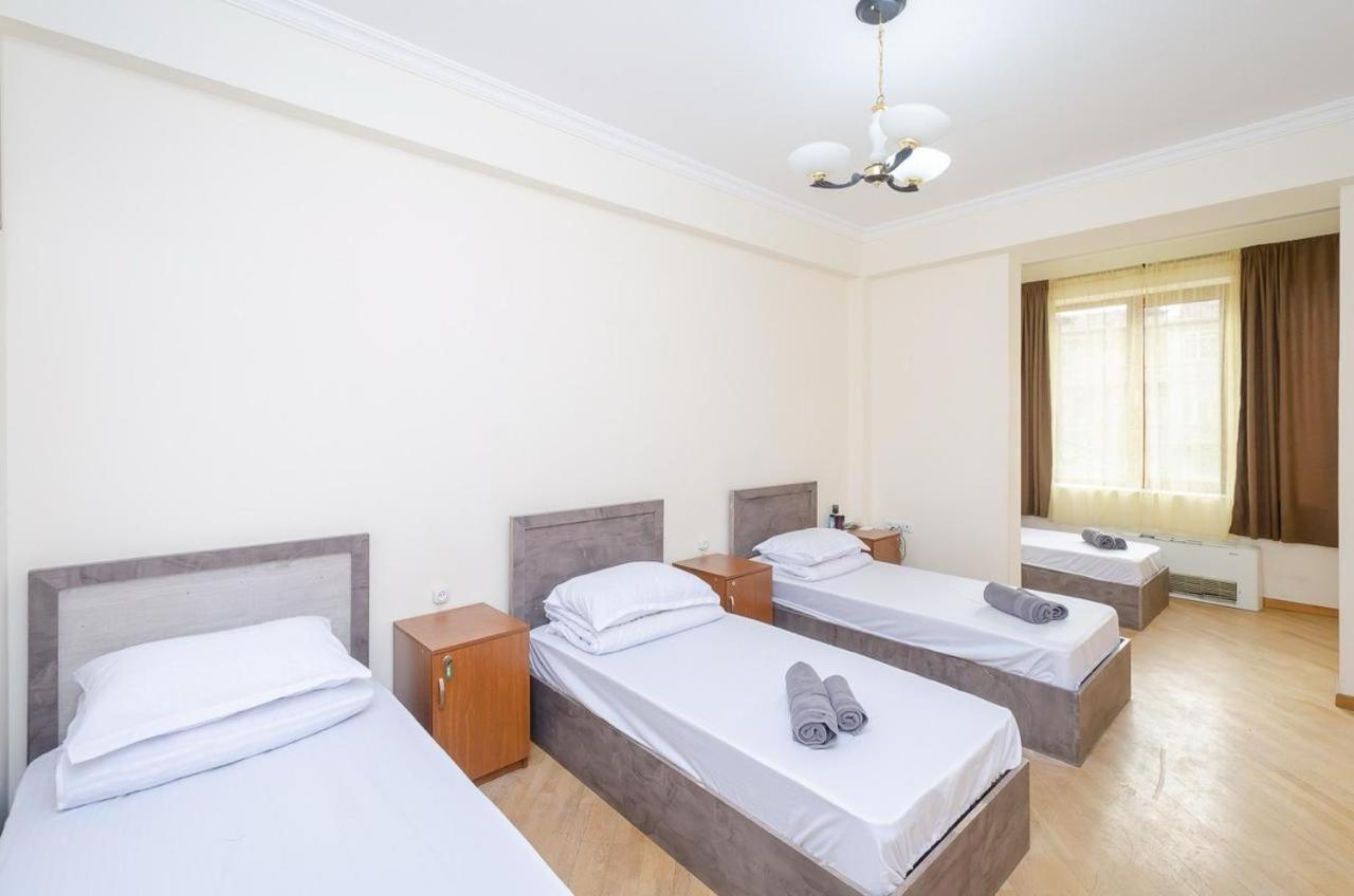 Areva Hostel & Apartment Ереван Экстерьер фото