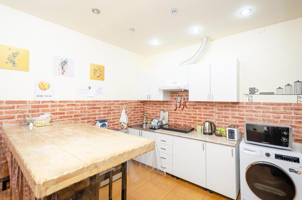 Areva Hostel & Apartment Ереван Экстерьер фото
