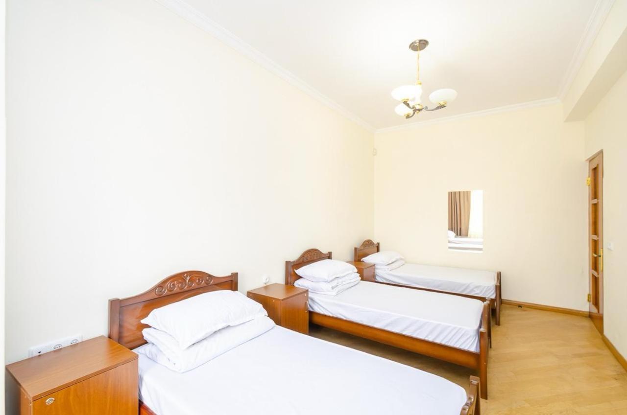 Areva Hostel & Apartment Ереван Экстерьер фото