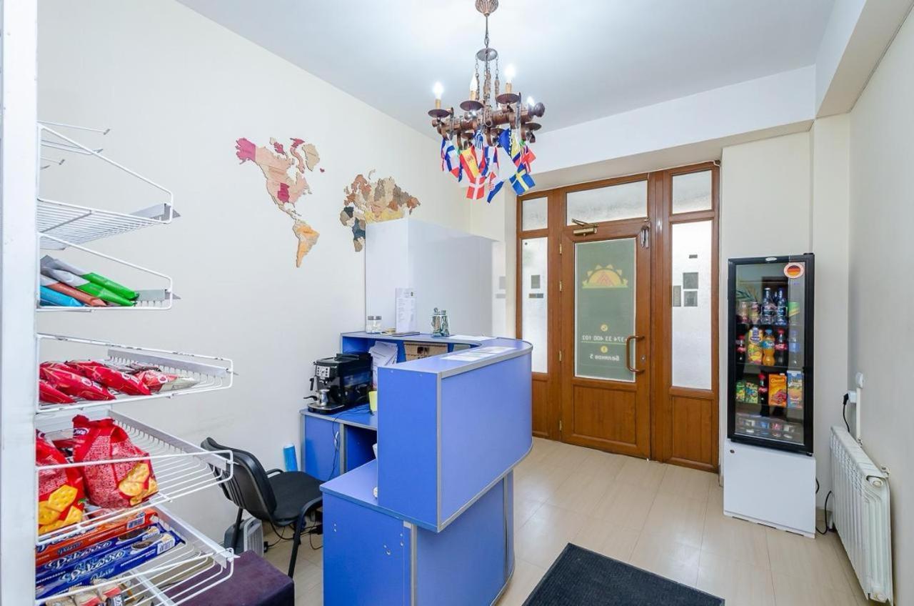 Areva Hostel & Apartment Ереван Экстерьер фото